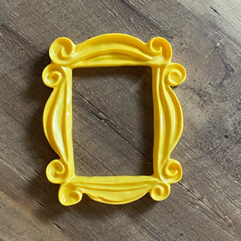 Friends peephole frame